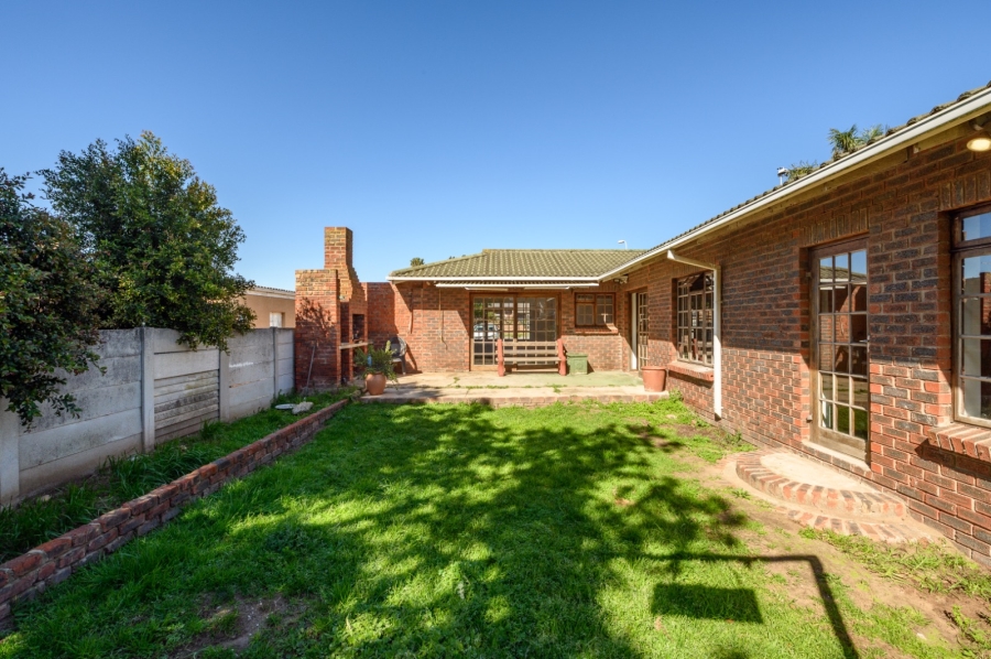 4 Bedroom Property for Sale in Charlo Eastern Cape